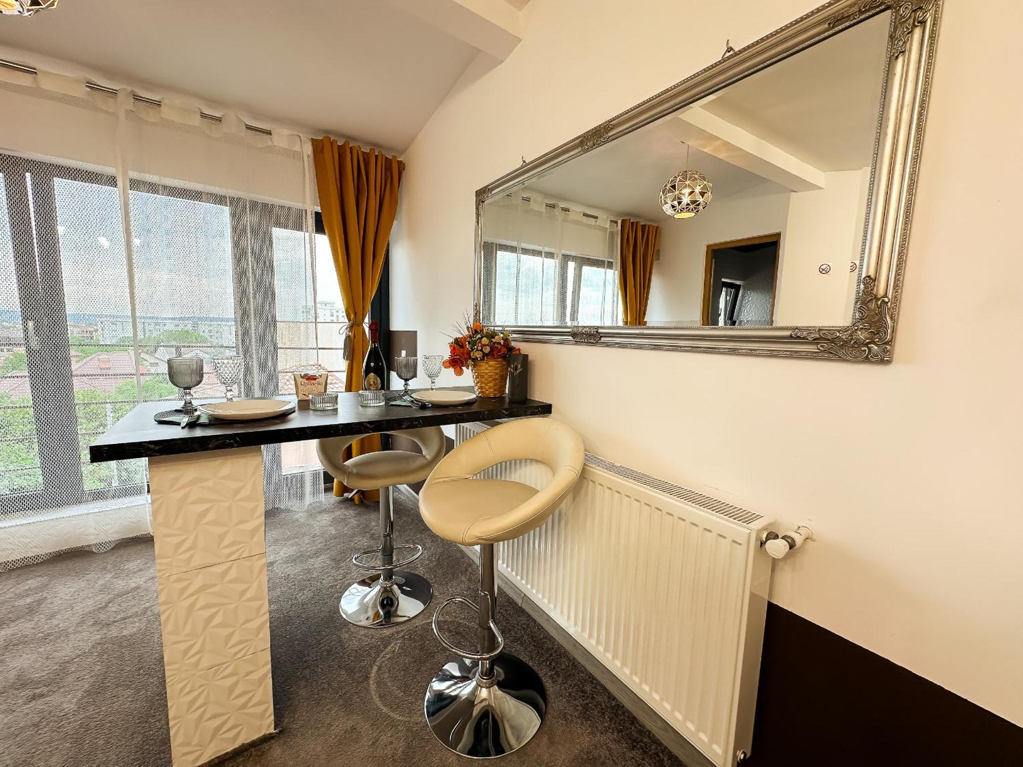 The Royal - Studio With Balcony & Panoramic View Craiova Luaran gambar