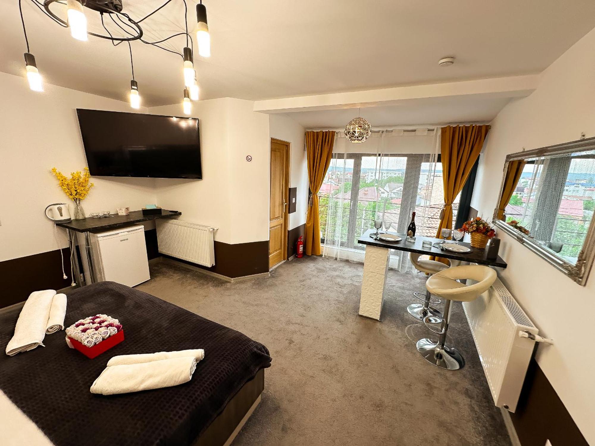 The Royal - Studio With Balcony & Panoramic View Craiova Luaran gambar