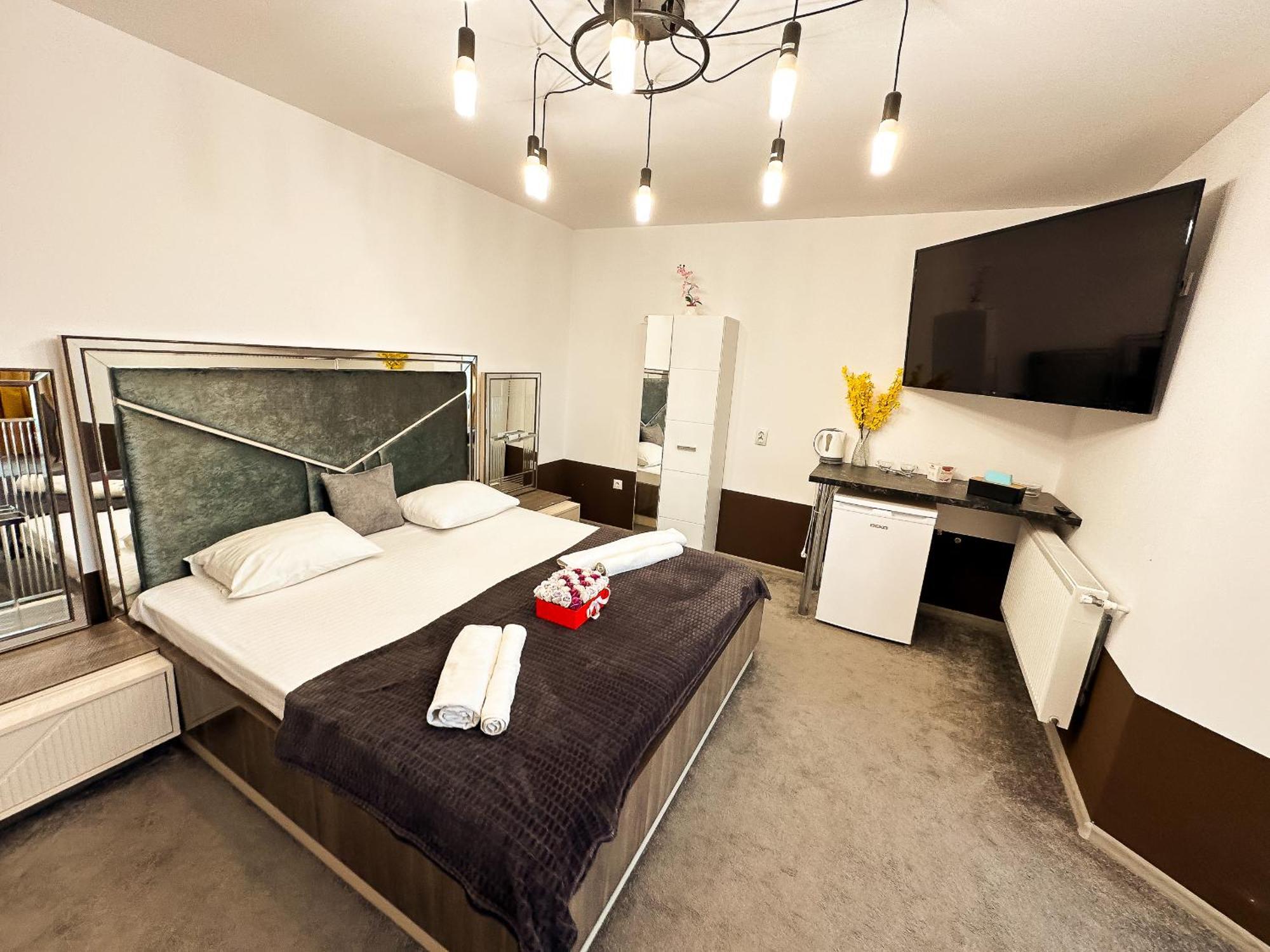 The Royal - Studio With Balcony & Panoramic View Craiova Luaran gambar