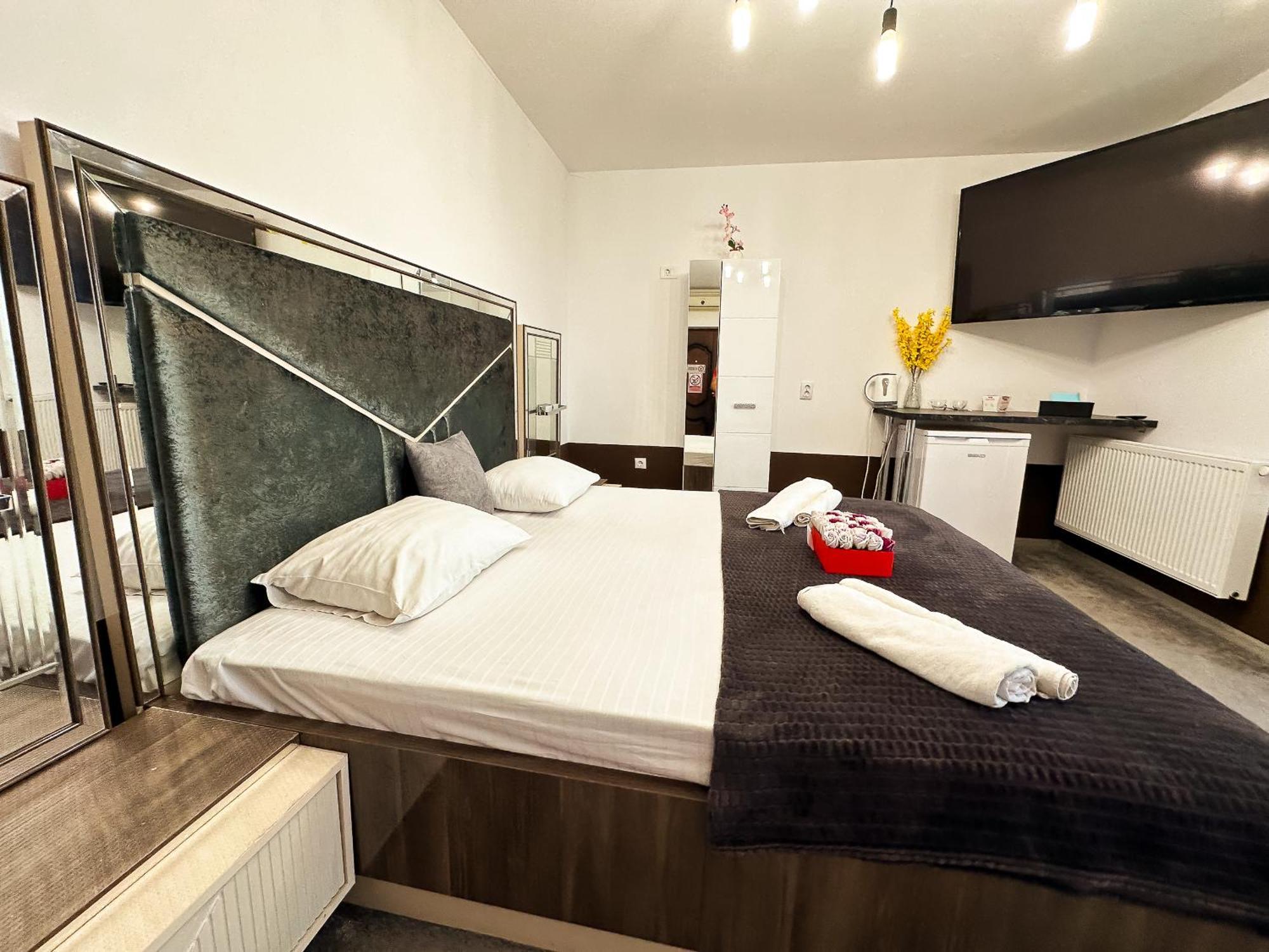 The Royal - Studio With Balcony & Panoramic View Craiova Luaran gambar
