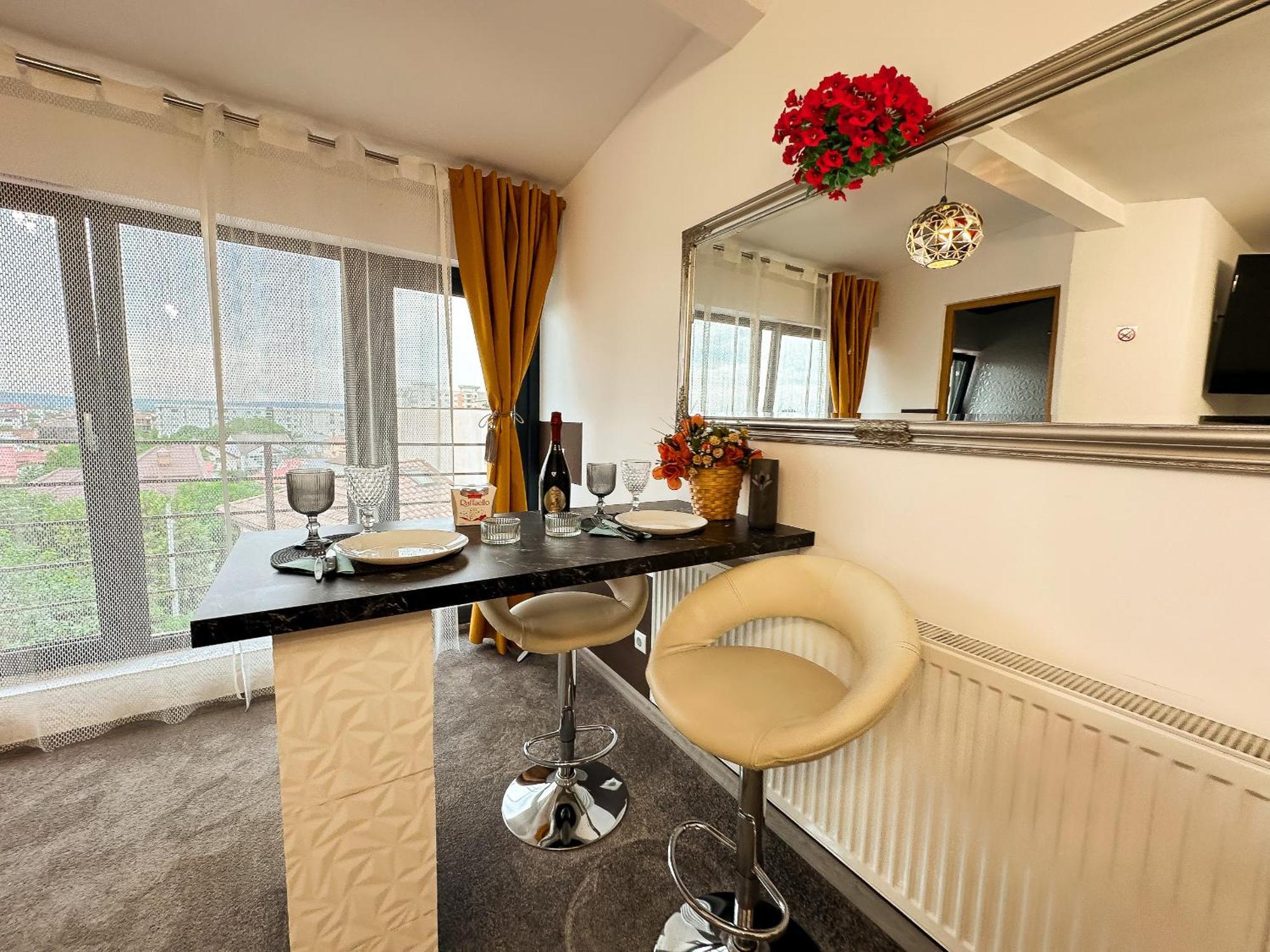 The Royal - Studio With Balcony & Panoramic View Craiova Luaran gambar