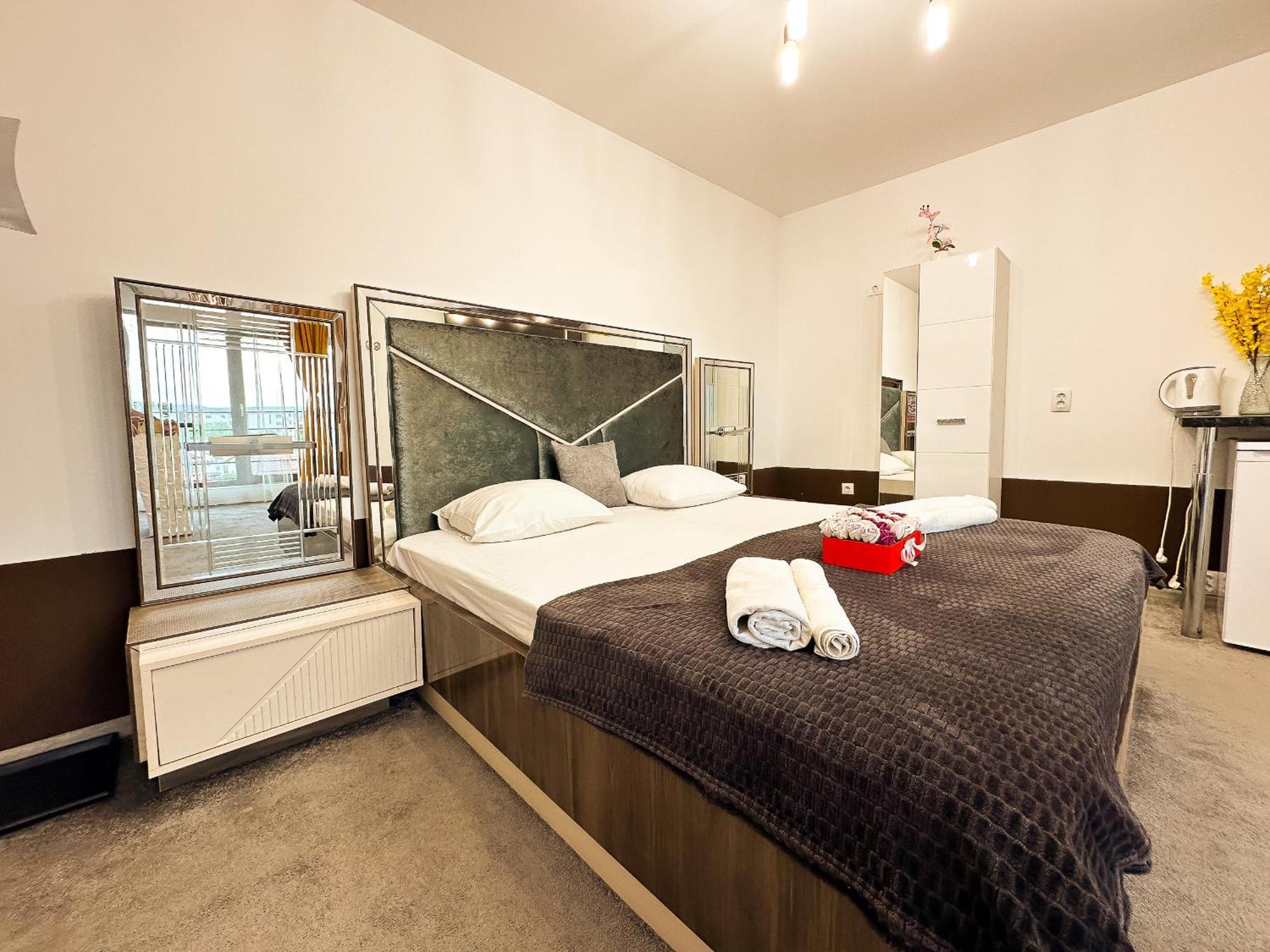 The Royal - Studio With Balcony & Panoramic View Craiova Luaran gambar