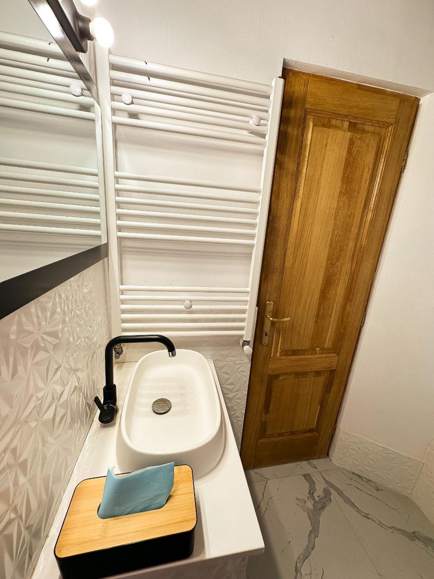 The Royal - Studio With Balcony & Panoramic View Craiova Luaran gambar
